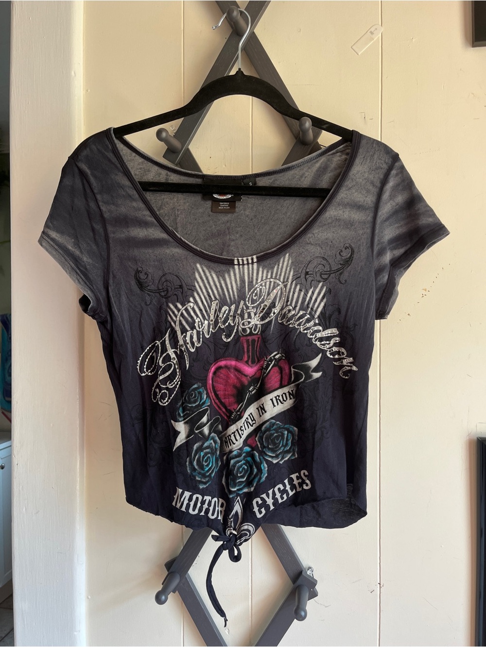 Harley-Davidson Black Short-Sleeve Graphic Tie-Hem Tee with Pink Heart